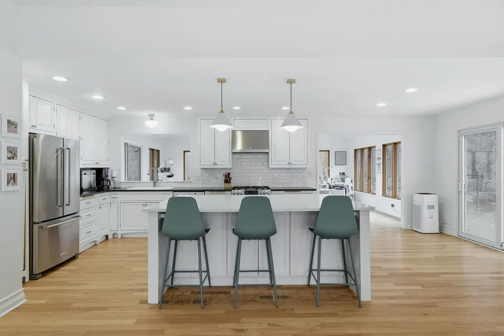 1009 Douglas Avenue Naperville IL 60540
