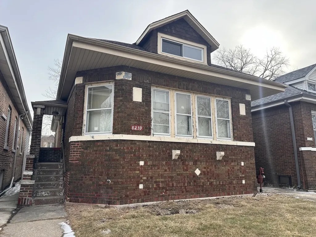 8239 South Kenwood Avenue Chicago IL 60619