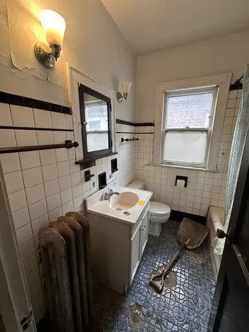 8239 South Kenwood Avenue Chicago IL 60619