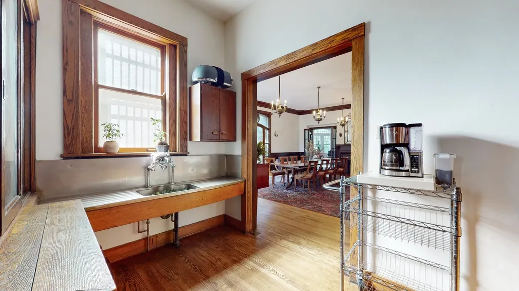 5235 South University Avenue Chicago IL 60615
