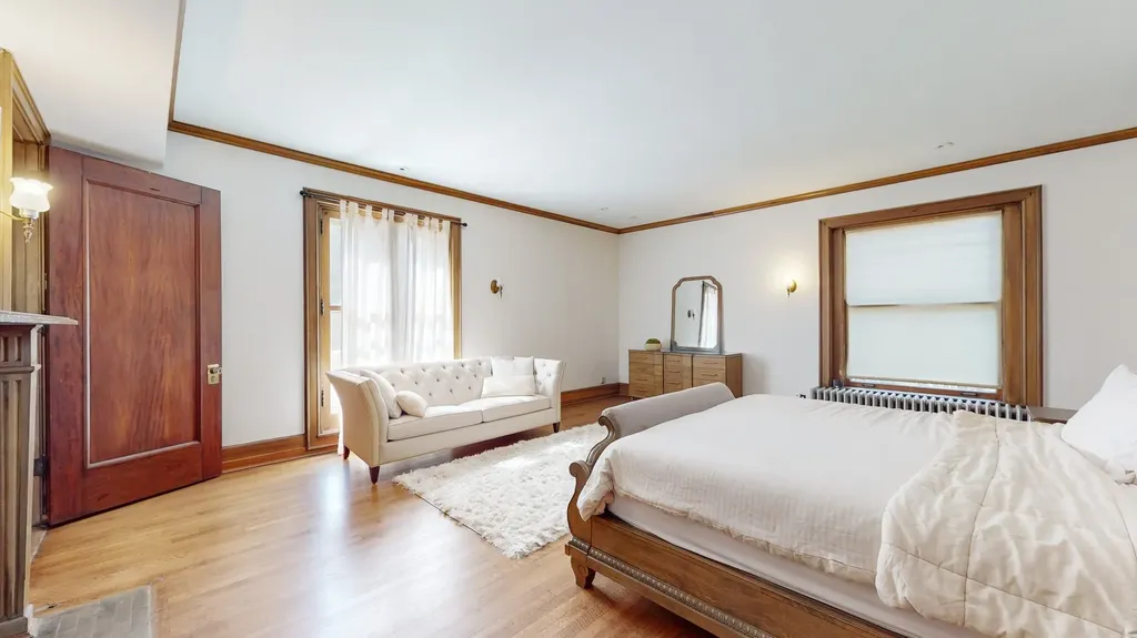 5235 South University Avenue Chicago IL 60615