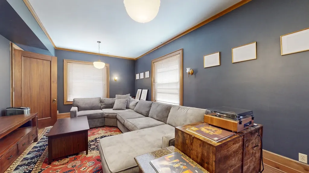 5235 South University Avenue Chicago IL 60615