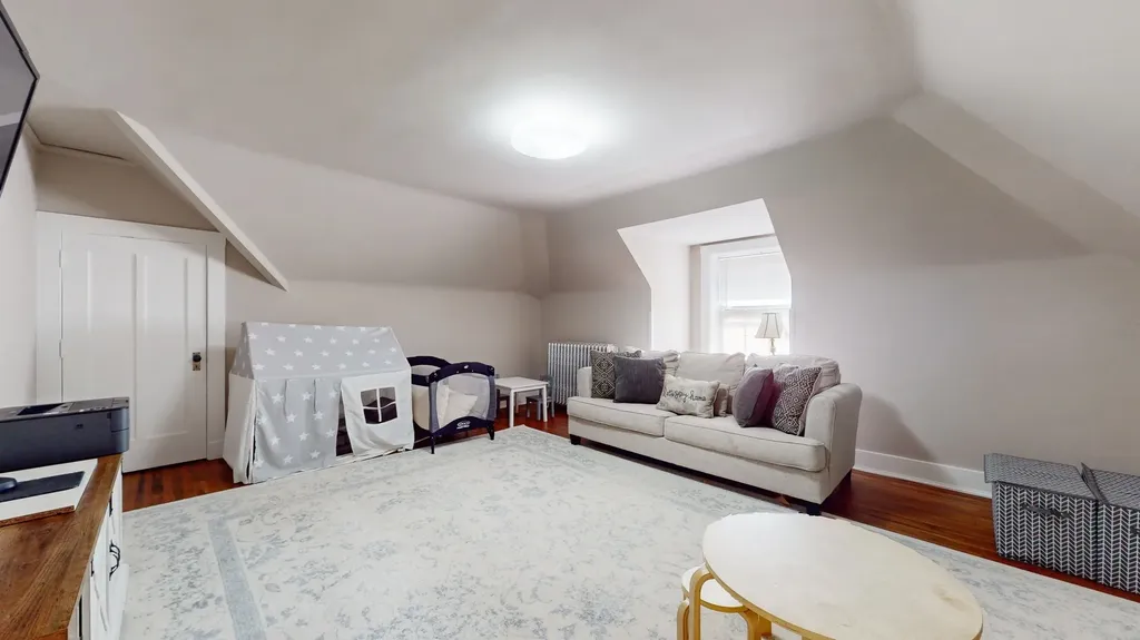 5235 South University Avenue Chicago IL 60615