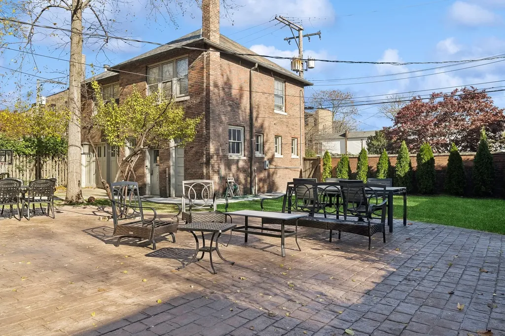 5235 South University Avenue Chicago IL 60615