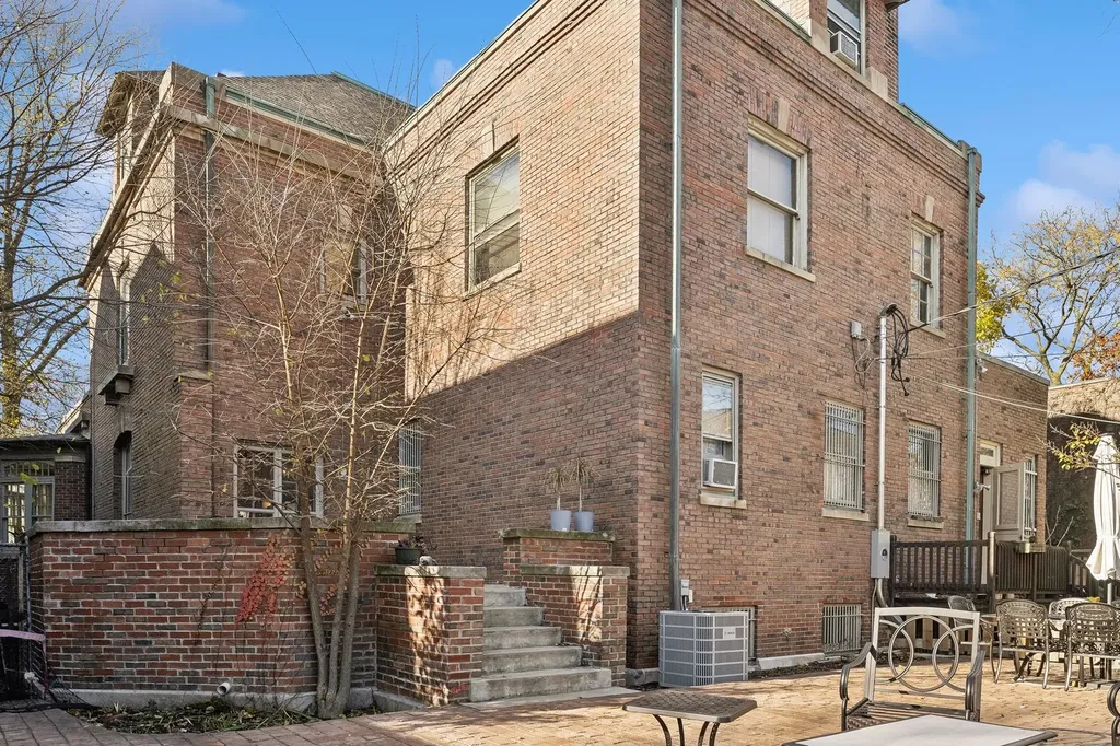 5235 South University Avenue Chicago IL 60615