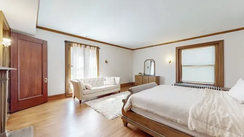 5235 South University Avenue Chicago IL 60615