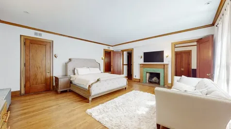 5235 South University Avenue Chicago IL 60615
