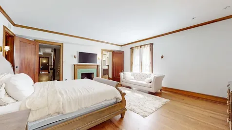5235 South University Avenue Chicago IL 60615
