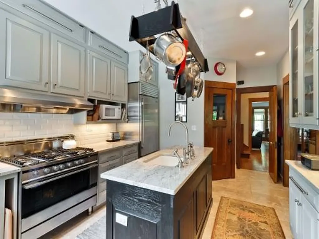 1201 East 56th Street Chicago IL 60637