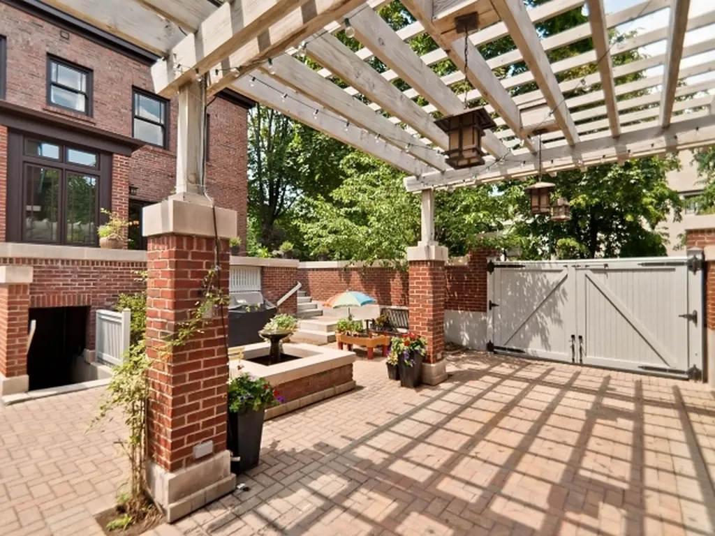 1201 East 56th Street Chicago IL 60637