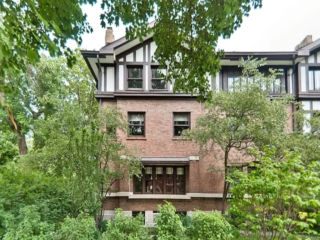 1201 East 56th Street Chicago IL 60637