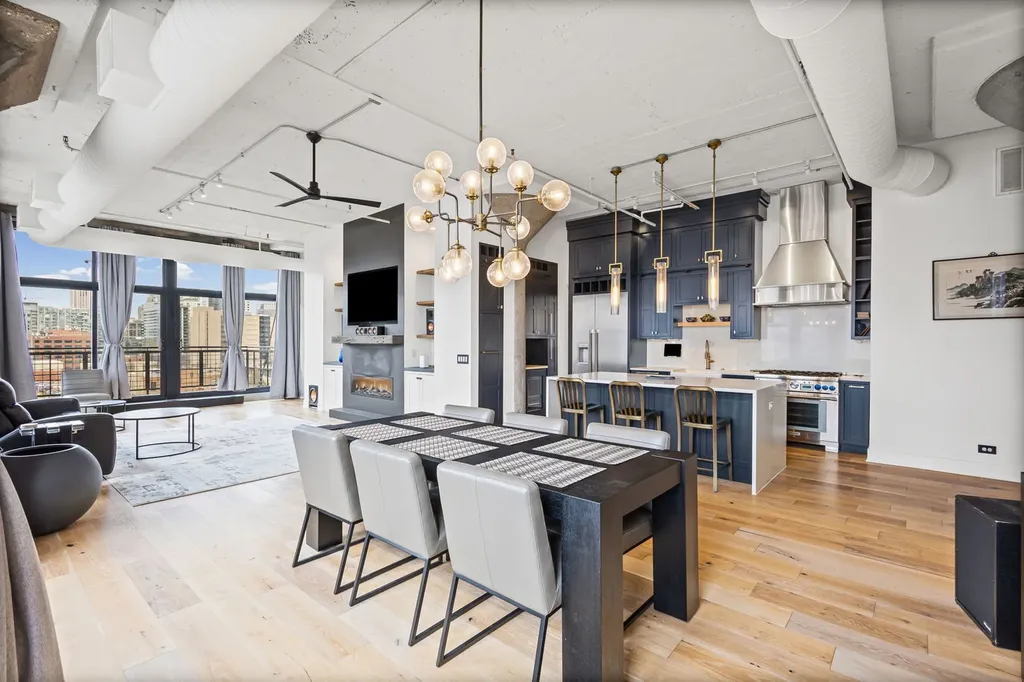 728 West Jackson Boulevard Chicago IL 60661