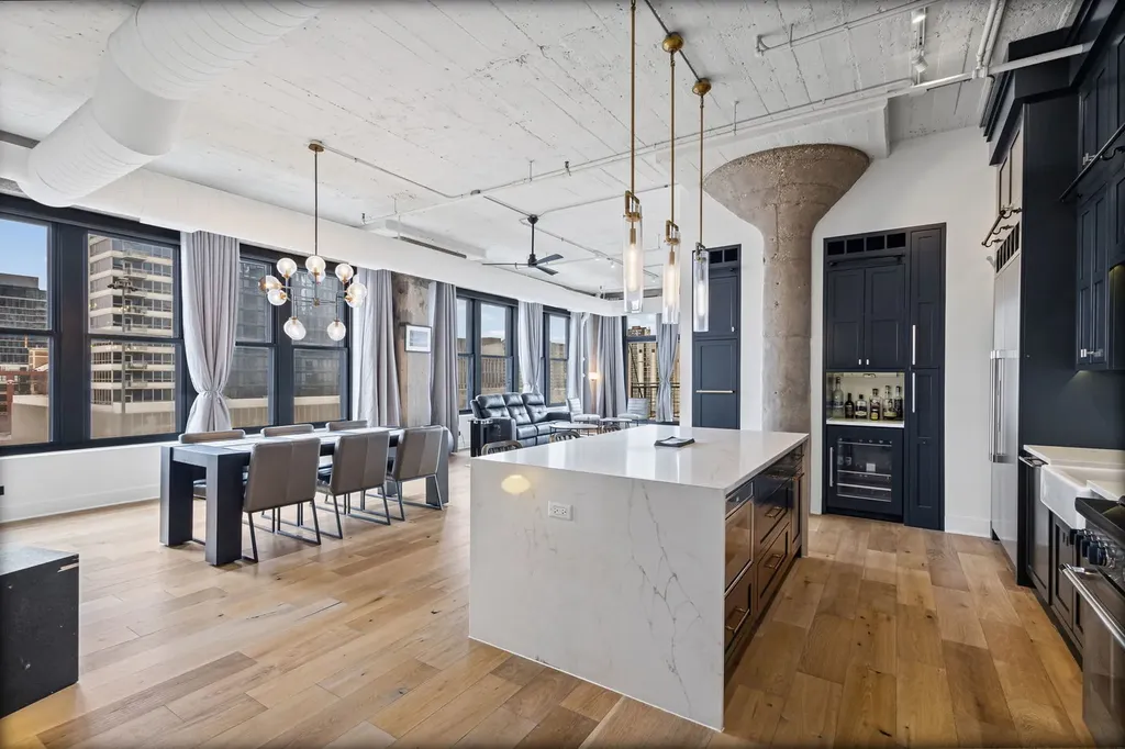 728 West Jackson Boulevard Chicago IL 60661