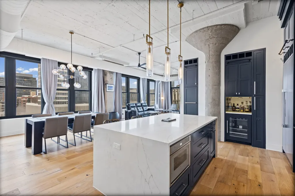 728 West Jackson Boulevard Chicago IL 60661