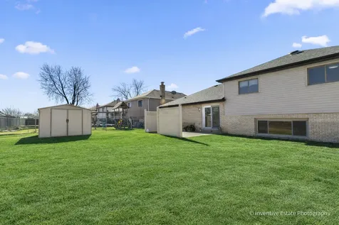 19121 Roy Street Lansing IL 60438