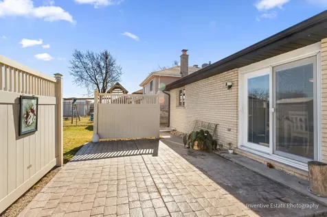19121 Roy Street Lansing IL 60438