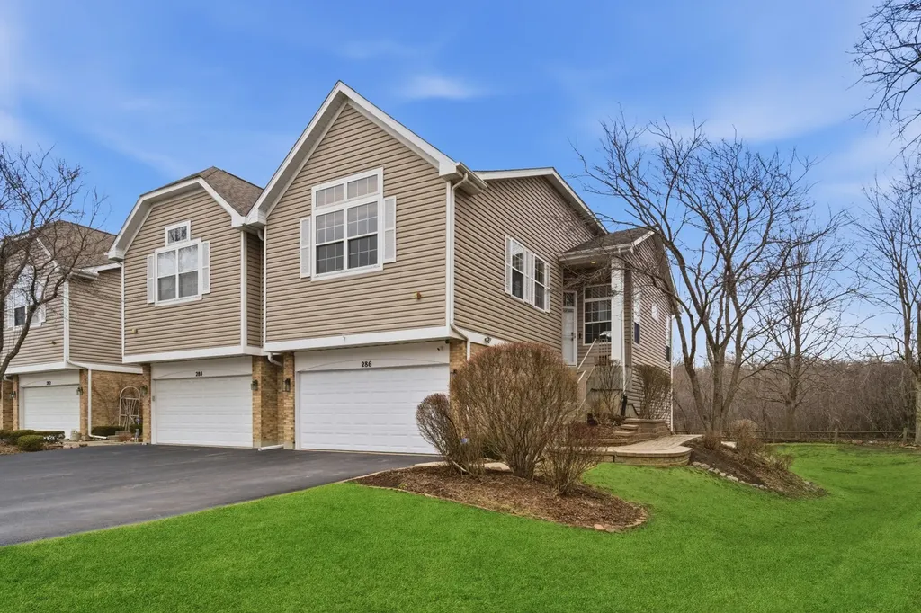 286 Prairie View Lane Wheeling IL 60090