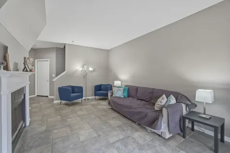 286 Prairie View Lane Wheeling IL 60090