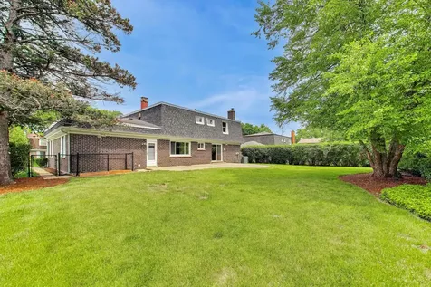 1225 Laurel Avenue Deerfield IL 60015