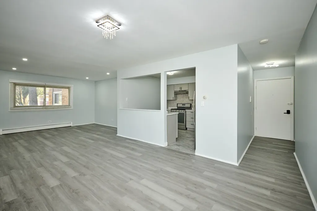1320A Lore Lane Lombard IL 60148
