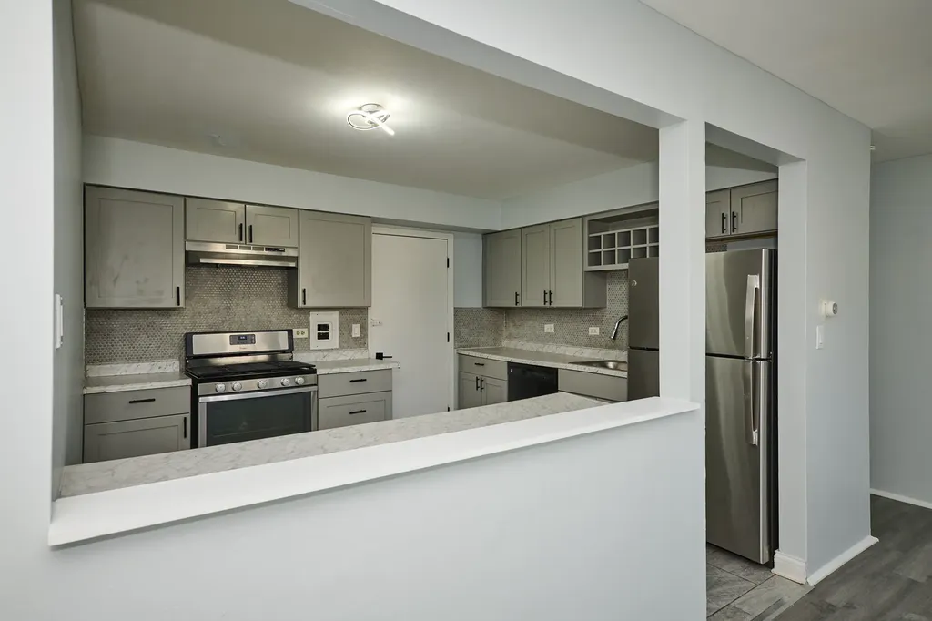 1320A Lore Lane Lombard IL 60148