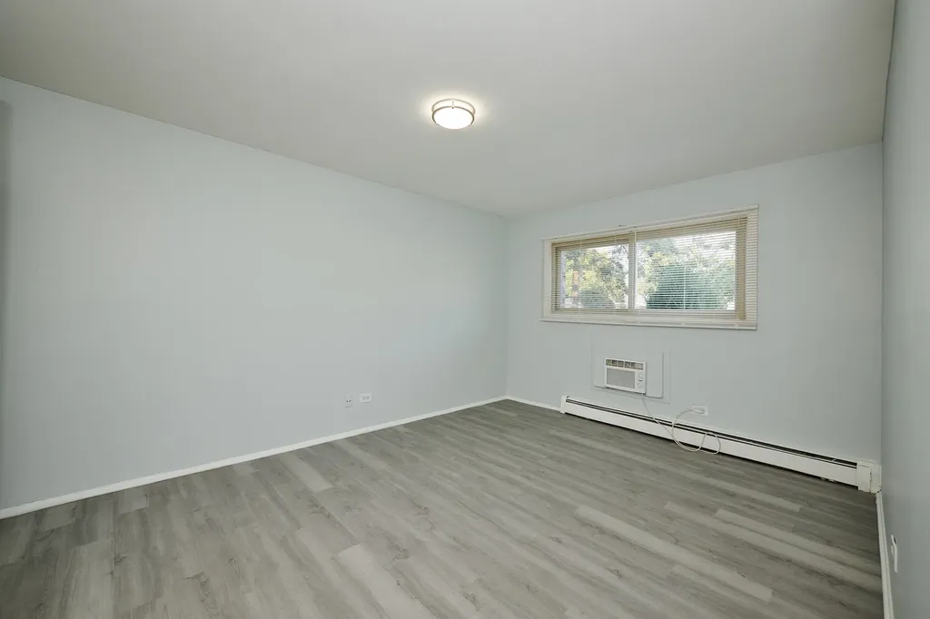 1320A Lore Lane Lombard IL 60148