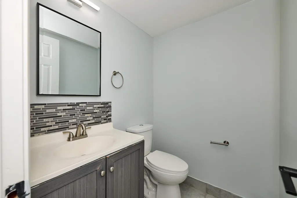 1320A Lore Lane Lombard IL 60148