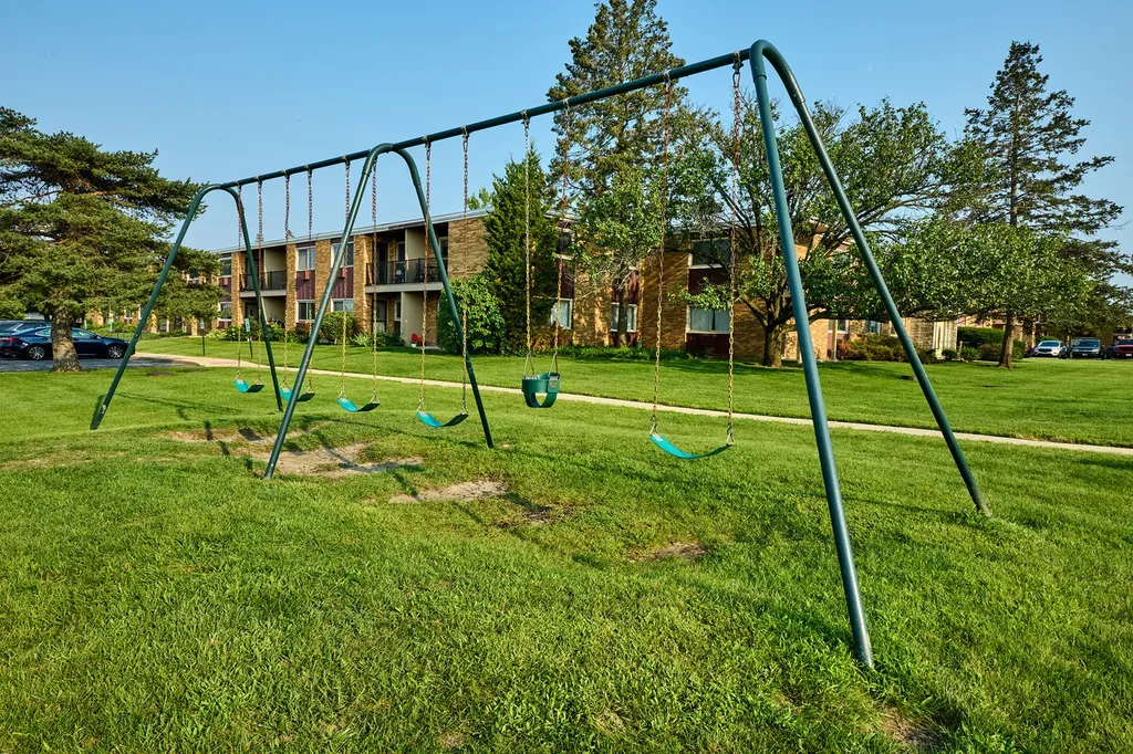 1320A Lore Lane Lombard IL 60148