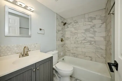 1320A Lore Lane Lombard IL 60148