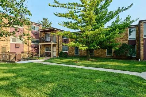 1320A Lore Lane Lombard IL 60148