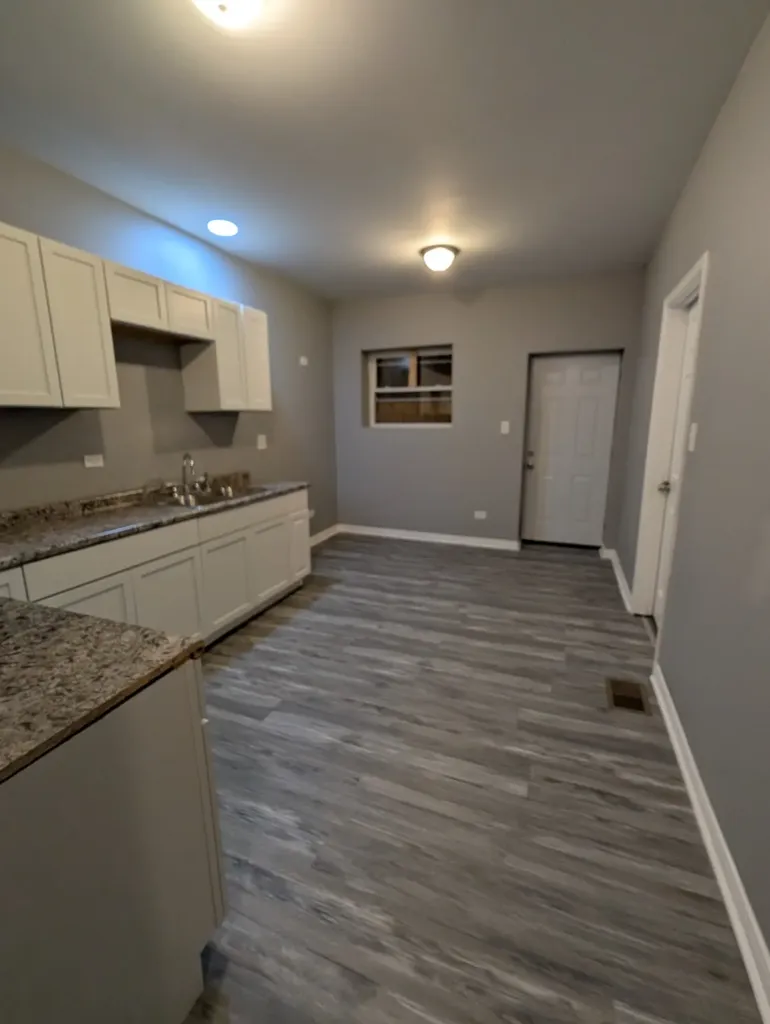 7121 South Perry Avenue Chicago IL 60621