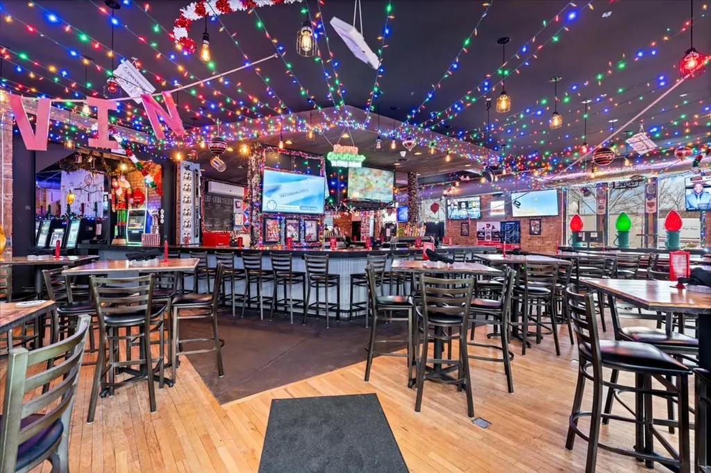 3801 North Clark Street Chicago IL 60613