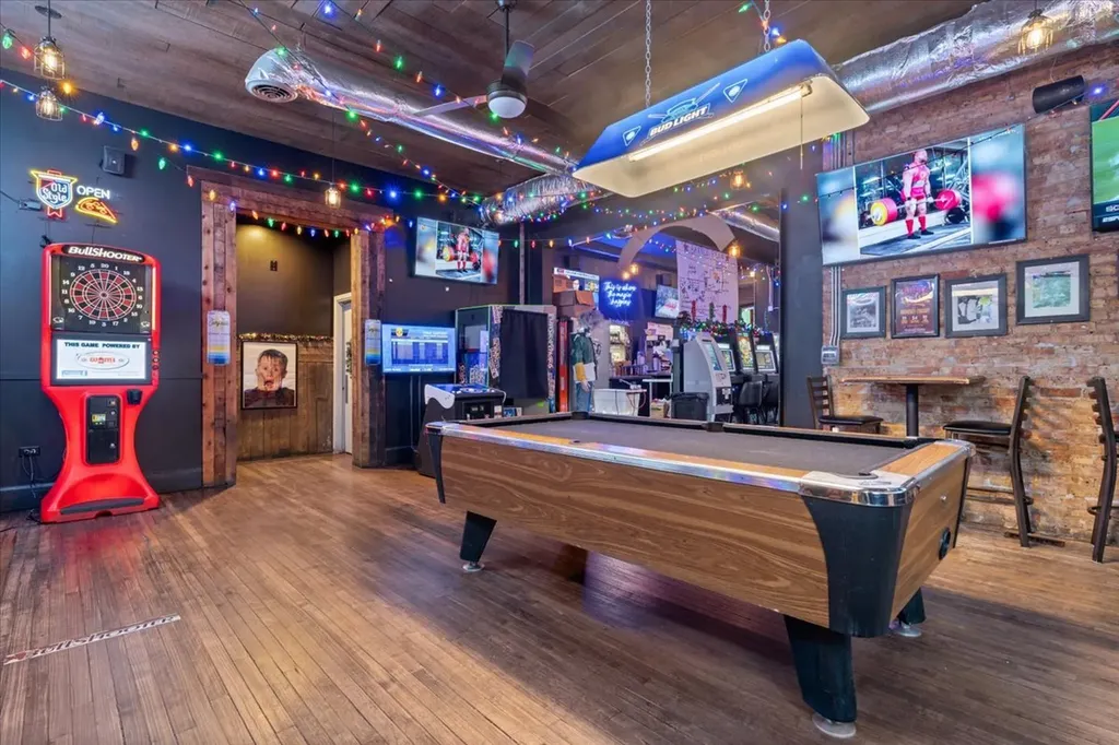 3801 North Clark Street Chicago IL 60613
