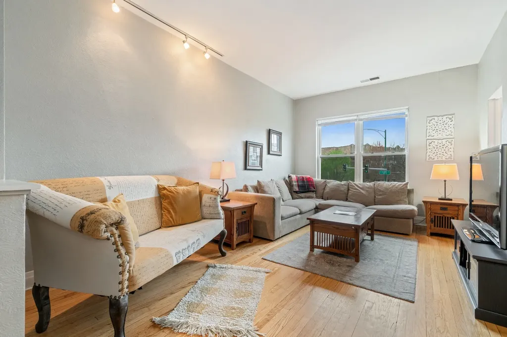 3801 North Clark Street Chicago IL 60613