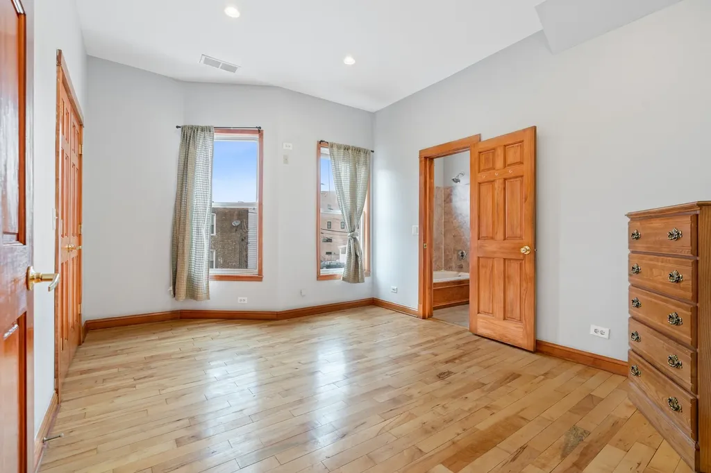 3801 North Clark Street Chicago IL 60613