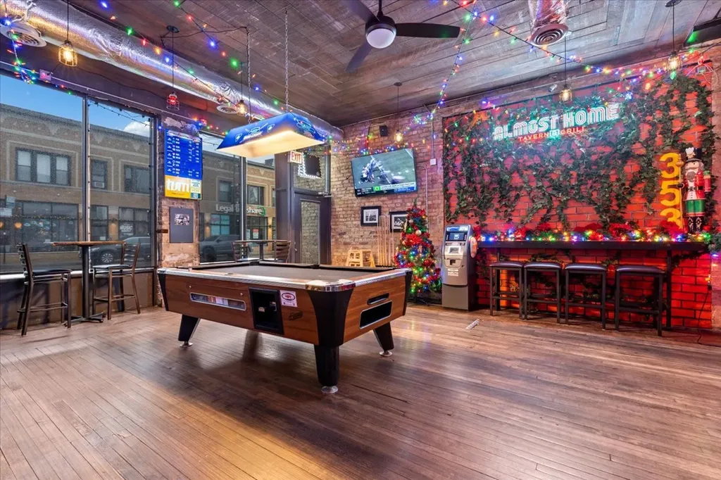 3801 North Clark Street Chicago IL 60613