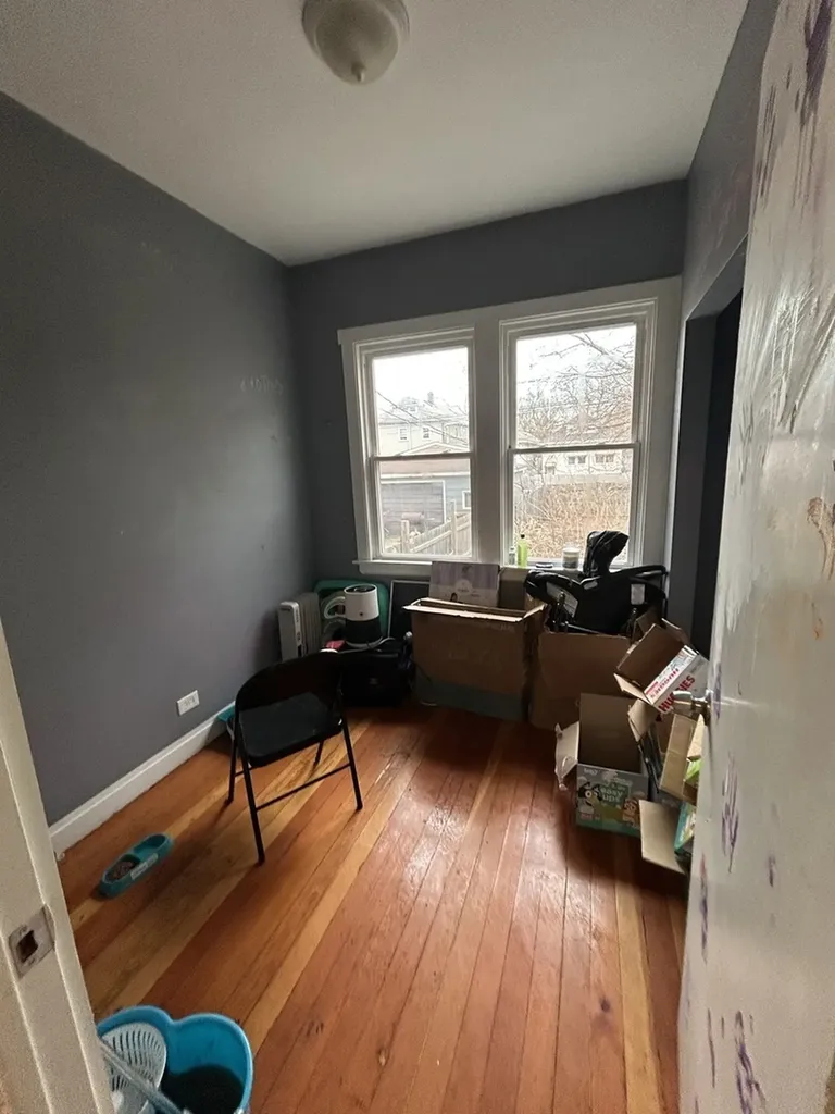 8211 South Saginaw Avenue Chicago IL 60617