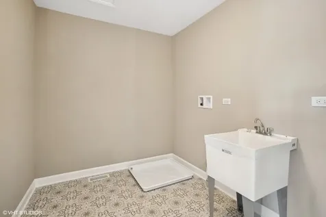 276 Masters Drive Addison IL 60101