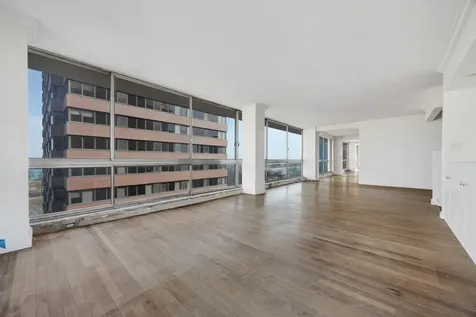 320 West Oakdale Avenue Chicago IL 60657