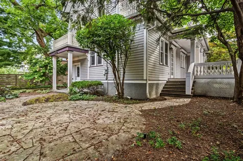 2236 Ridge Avenue Evanston IL 60201