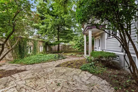 2236 Ridge Avenue Evanston IL 60201