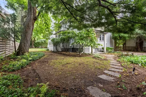 2236 Ridge Avenue Evanston IL 60201