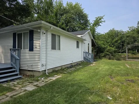 2709 North River Isle Road Momence IL 60954