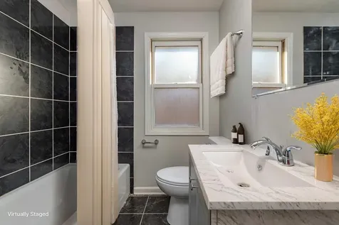821 12TH Street North Chicago IL 60064