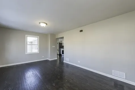 821 12TH Street North Chicago IL 60064