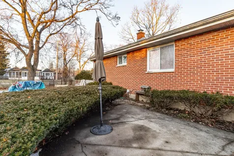 1054 Broadmoor Place Deerfield IL 60015