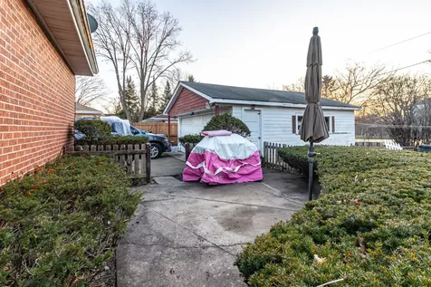 1054 Broadmoor Place Deerfield IL 60015