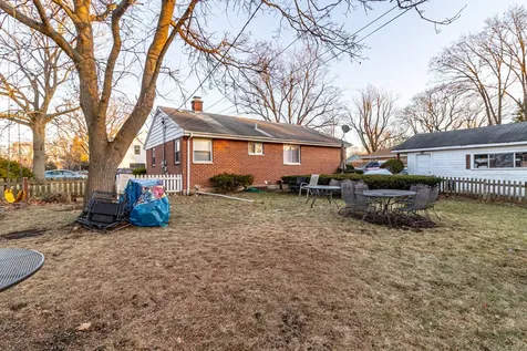 1054 Broadmoor Place Deerfield IL 60015