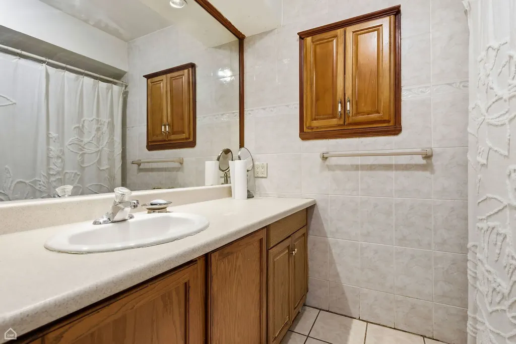 6310 North La Crosse Avenue Chicago IL 60646