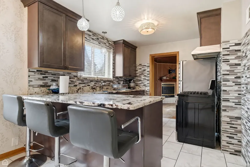 6310 North La Crosse Avenue Chicago IL 60646